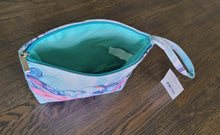 Charger l'image dans la galerie, "Hummingbird Feathers" Small Zippered Tote artwork by Métis artist, Carla Joseph - North of Fifty Indigenous Boutique