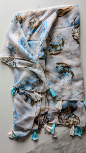 Lightweight scarf / shawl with feather pattern
