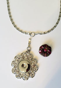 Necklace with detachable pendant and snap