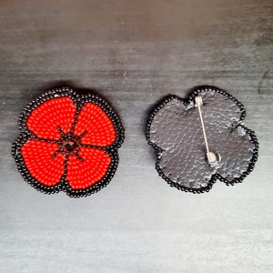 Broche coquelicot perlée