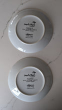 Charger l&#39;image dans la galerie, Set of 2 - Indigenous Art Plates artist Donna Langhorne

