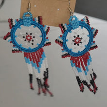 Charger et lire la vidéo dans la visionneuse de la Galerie, Large Beaded Dream Catcher Fringe Earrings
