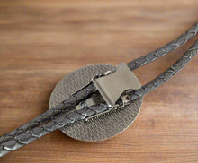 Charger l&#39;image dans la galerie, salmon leather bolo by jonathan whonnock north of fifty 50
