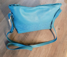 Load image into Gallery viewer, Turquoise shoulder bag with Hummingbird design by Bill Helin
