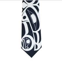 Charger l&#39;image dans la galerie, Cravate en soie &quot;Raven&quot; design par Ray Henry Vickers
